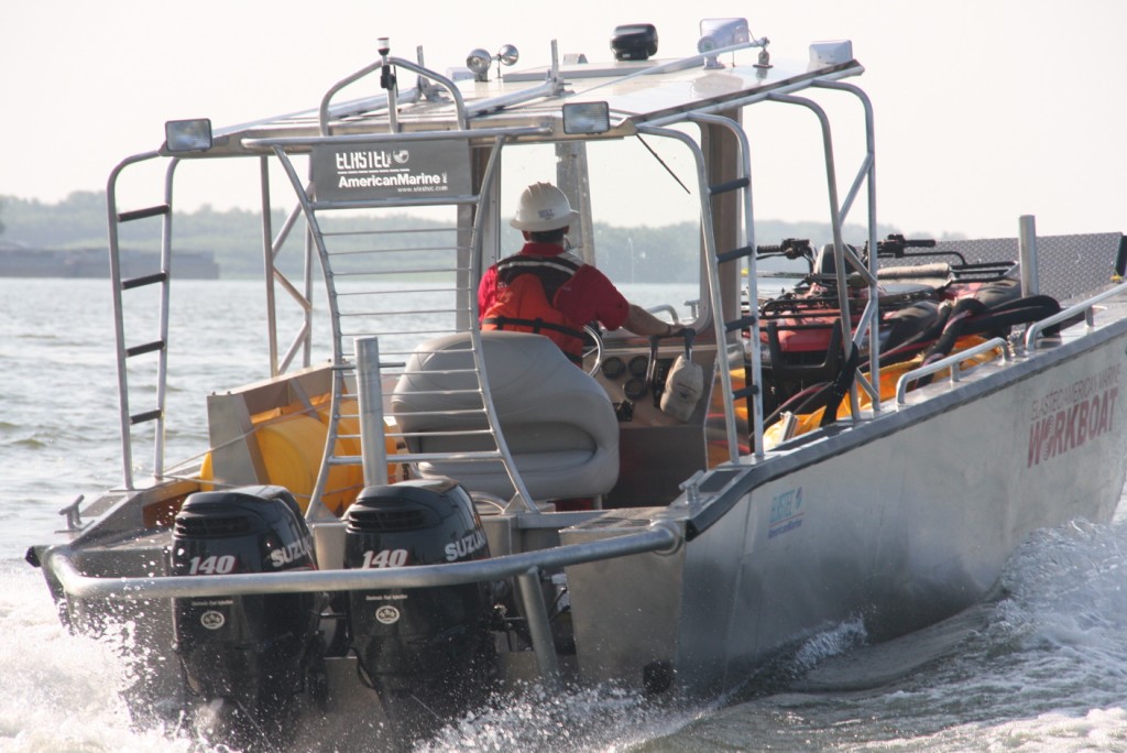 2885 stern view (1608)ELASTEC.JPG