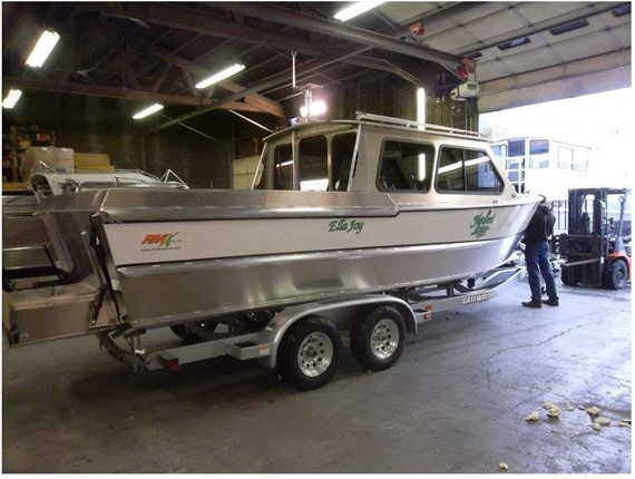 aluminum boat design (plan) is for a 26 FT Sitka with a straight cabin ...