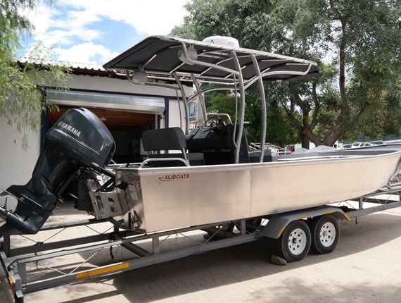 25 FT Outback Photo 2.jpg