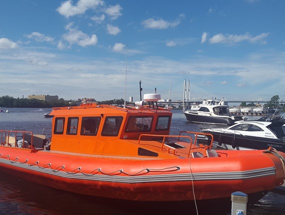 11.6 m rib 1867 with cabin.jpg