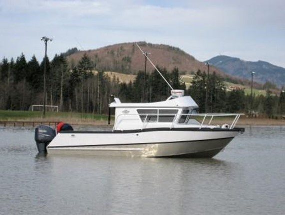 24 FT Sportfisher 2a.jpg