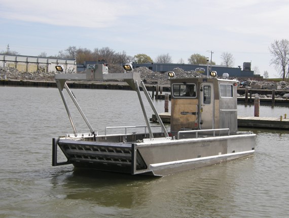 27.5 FT  Work Barge (1747) # 2.jpg